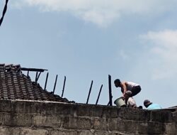 Kebakaran di Dusun Sambung Rejo Kulon, Desa Bayu, Kecamatan Songgon: Keluarga Selamat Meski Rumah Hangus Terbakar