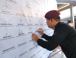 Seluruh Pegawai Lapas Banyuwangi Sepakati Komitmen Bersama dan Tanda Tangani Pakta Integritas