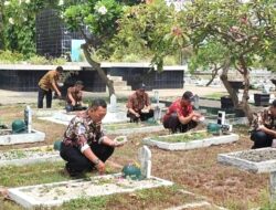 Bentuk apresiasi kepada para pahlawan PC 1325 GM FKPPI Banyuwangi Gelar Tabur Bunga di Makam Pahlawan.