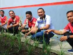 Manfaatkan Lahan, Lapas Banyuwangi Panen Perdana Bunga Sedap Malam