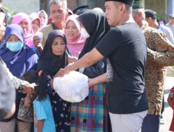 Ulama Blokagung Gus Munip Bagikan 1000 Sembako Untuk Masyarakat
