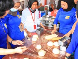 Semakin Produktif, Warga Binaan Lapas Banyuwangi Dibekali Pelatihan Membuat Roti