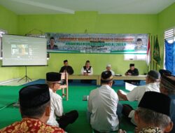 Kepala KUA Kecamatan Cluring Menyampaikan Pentingnya Manasik Haji dalam Persiapan Keberangkatan Jamaah