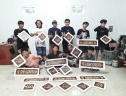 Santri Al Aziz Watukebo Dibekali Keterampilan Kaligrafi Kayu untuk Wirausaha Masa Depan