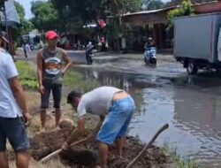 Saluran Drainase Hilang, Jalan Raya Jadi Kubangan