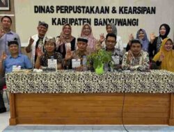 Dewan Kesenian Belambangan (DKB) Banyuwangi menggelar bedah buku berjudul Jejak Kritik 