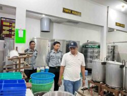 Kalapas Banyuwangi Kontrol Proses Memasak Menu Sahur, Pastikan Sesuai SOP dan Daftar Menu