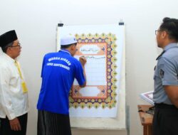 Warga Binaan Lapas Banyuwangi Tulis Al-Quran Berukuran Hampir Satu Meter