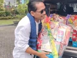 LUAR BIASA..!!! Pererat Silaturahmi Aktivis Banyuwangi Ini Bagikan Parcel Lebaran Ke Pejabat
