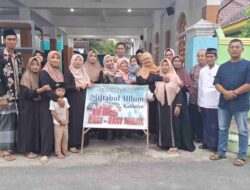 Berburu Berkah Ramadhan, Jemaah Yasin Putri Masjid Miftahul Ulum Kaliboyo Berbagi Takzil