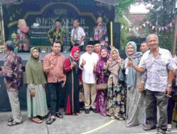 Reuni akbar alumni Madrasah Tsanawiyah Negeri Srono, yang kini bernama MTsN 3 Banyuwangi, berlangsung meriah