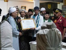 H. Hercules Dianugerahi Gelar Abah Maung, Resmi Menjadi Dewan Kehormatan Majelis Taqlim Makam Kramat Ki Gede Tubagus Angke