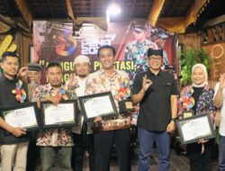 PW Fast Respon DPC Banyuwangi Bangga, Anggotanya Ruslan Abdul Gani Raih Penghargaan Selangkung PENA 2025